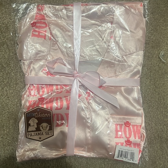Pink Howdy Pajama Set NWT - Picture 3 of 3